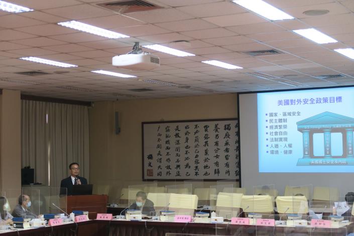 前國防採購室主任黃希儒在監察院外交及國防委員會專題座談.JPG