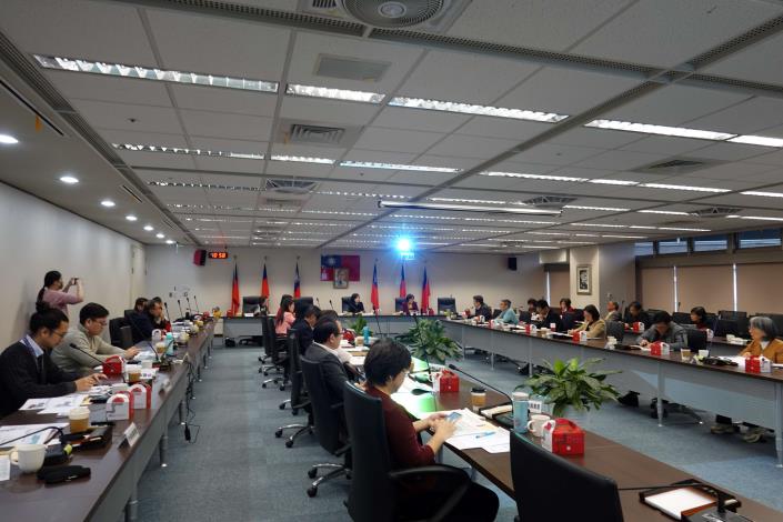 本院內政及族群委員會巡察客家委員會，聽取該會業務簡報.