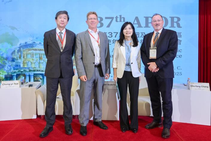 研討會第二場主持人及講者合影