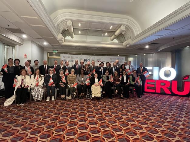 114.10.11 監察院代表團參加於秘魯舉辦之第29屆FIO年會，與世界各國的FIO成員於年會圓滿落幕後合影留念