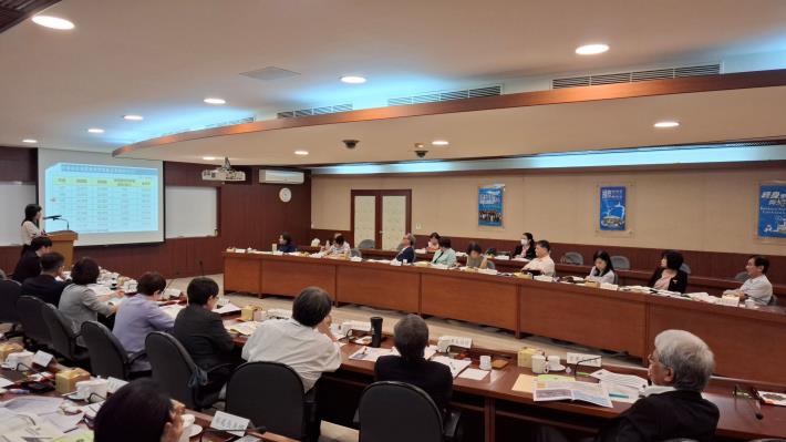 財政部就稅收預算短估之檢討改善情形等議題進行簡報