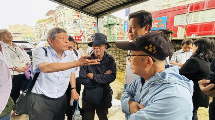 監察委員趙永清、林盛豐114年10月21日實地巡察新北市中和瓦磘溝，聽取行動簡報瞭解瓦磘溝整治計畫成效，並與市府團隊進行意見交流