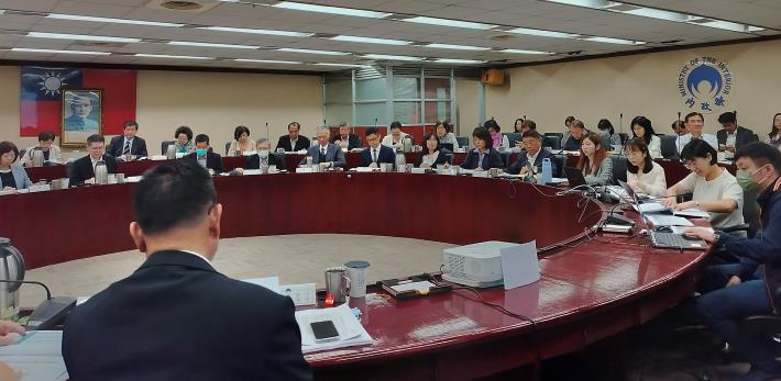 內政及族群委員會赴內政部巡察，瞭解該部重要業務執行情形