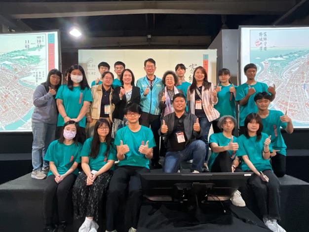 114年11月2日監察委員范巽綠參加日本「全国町並み保存連盟」台北大會，肯定基隆市暖暖高中校長、老師帶領學生走讀街區，並進行結論會議之青年報告