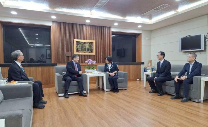 監察委員賴振昌、鴻義章巡察高雄市，拜會高雄市議會康議長裕成