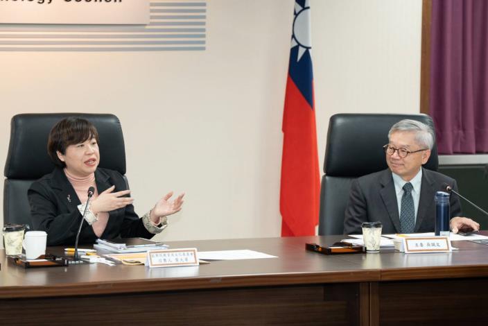 監察院教育及文化委員會巡察國家科學及技術委員會-召集人葉大華委員主持巡察會議，右為吳誠文主任委員