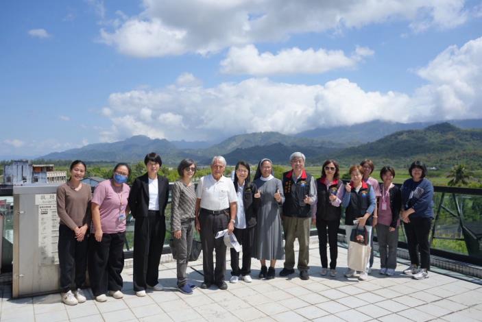 115年3月18日監察委員王美玉、葉宜津實地巡察花蓮安德怡峰園，與劉一峰神父、黃雅格修女、花蓮縣社會處處長及工作同仁等人合影