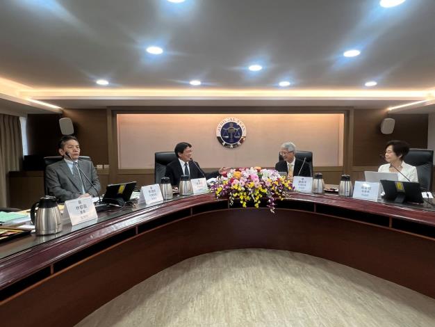 司法及獄政委員會召集人於座談會中致詞