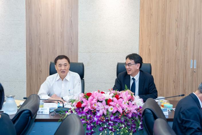 監察院交通及採購委員會巡察數位發展部並舉行會議