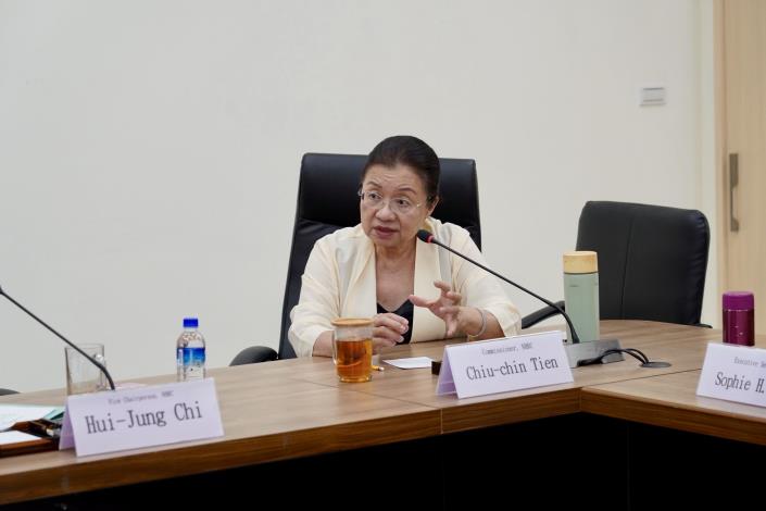 田秋堇委員關注圖伯特年輕世代所面臨的文化與信仰傳承挑戰。