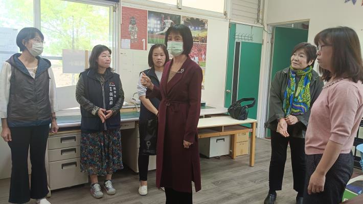 實地勘察甲國小棒球教室現況