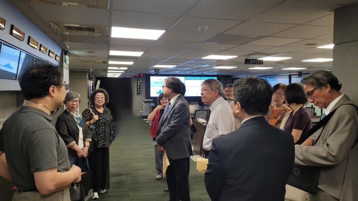 Control Yuan members listen to exposition by CDC staff (2024.07.19)