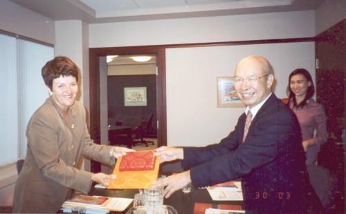 Dr. Louis R. Chao Visits New IOI Board of Directors.jpg